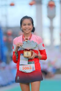 BIB: 5063
                            <button type="button" onclick="openModal(21765516)" class="btn btn-primary btn-sm float-right btn-popup" data-toggle="modal" data-target=".modal-high-quality">
                        <i class="fas fa-shopping-cart"></i> Add to Cart
                    </button>
                                            <button type="button" onclick="isThisMe(21765516, true)" class="btn btn-success btn-sm float-right btn-popup btn-isme hidden" data-toggle="tooltip" data-placement="bottom" title="นี่คือรูปของคุณใช่ไหม คลิกที่นี่เพื่อเอาเข้าอัลบั้ม">
                        <i class="fas fa-plus"></i> Add to album
                    </button>
                    <button type="button" onclick="isThisMe(21765516, false)" class="btn btn-warning btn-sm float-right btn-popup btn-isnotme hidden">
                        <i class="fas fa-ban"></i> Remove from album
                    </button>